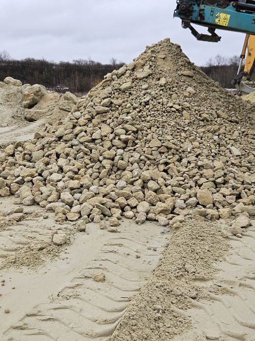 Доставка сипучих матеріалів пісок,пісковий камінь,вапняк,щебінь,глина