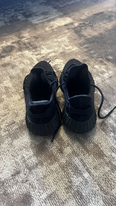 Yeezy Boost 350 V2 “Onyx” 42 | Jak nowe