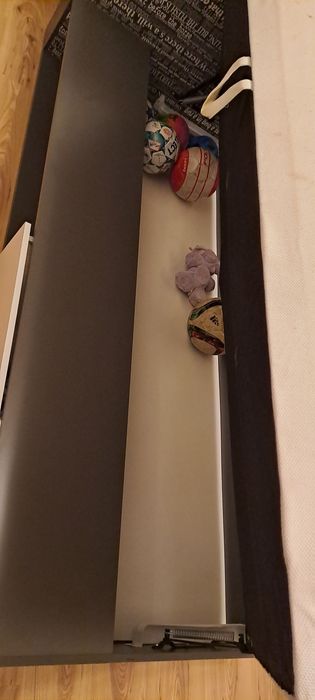 Łóżko i biurko dziecięce - młodzieżowe