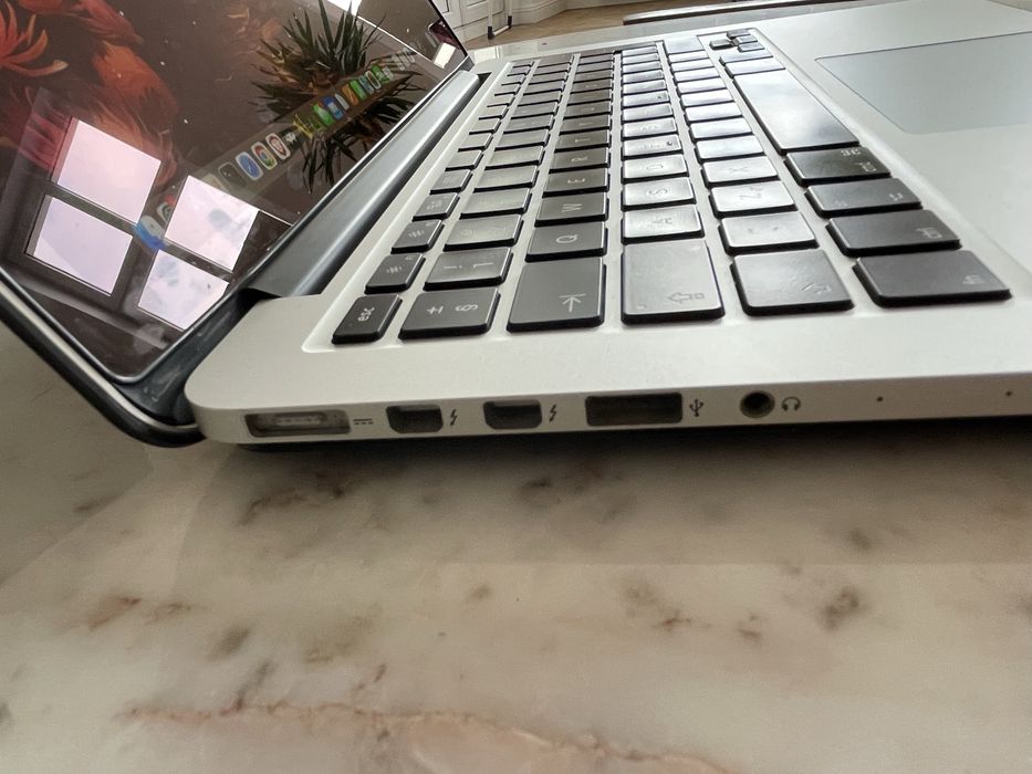 Macbook Pro i5 16GB RAM