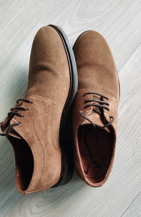Sapatos derby em camurça
