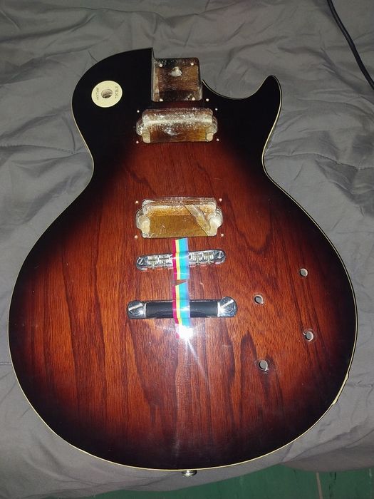 Guitarra eléctrica bolt on neck