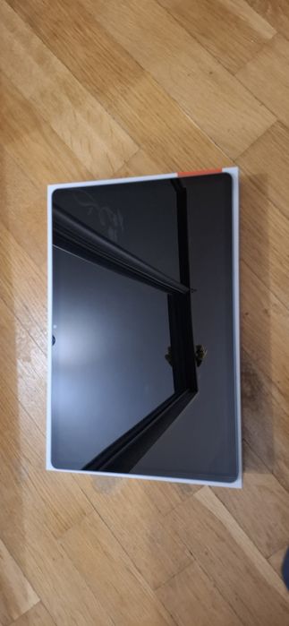 Планшет Lenovo Idea Tab Pro + чохол та зарядний пристрій.