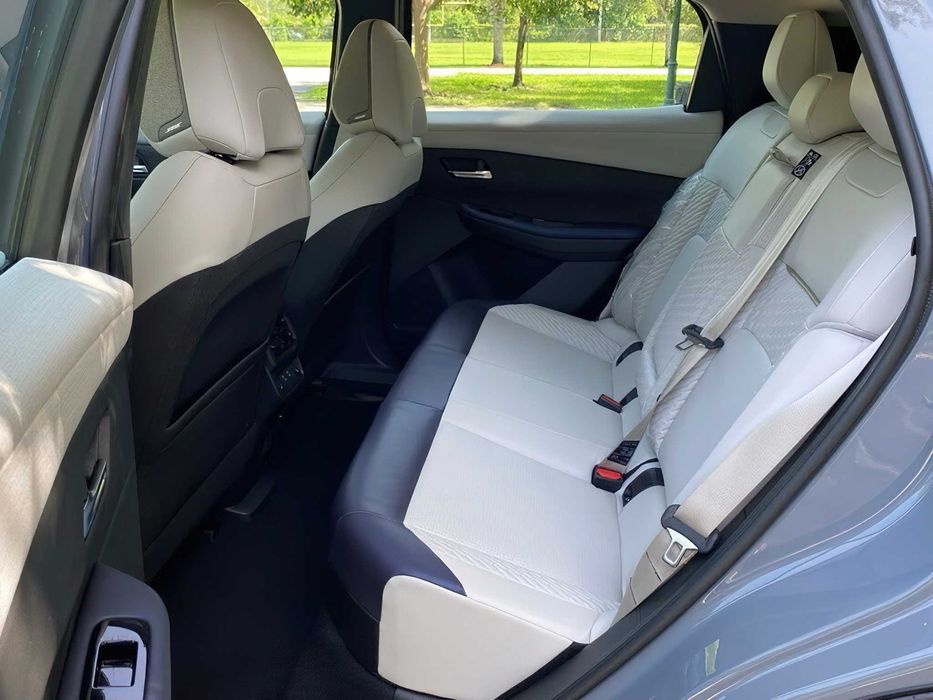 Nissan LEAF SL      2025