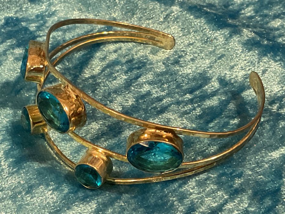 Pulseira prata pedras azuis  anúncios abaixo