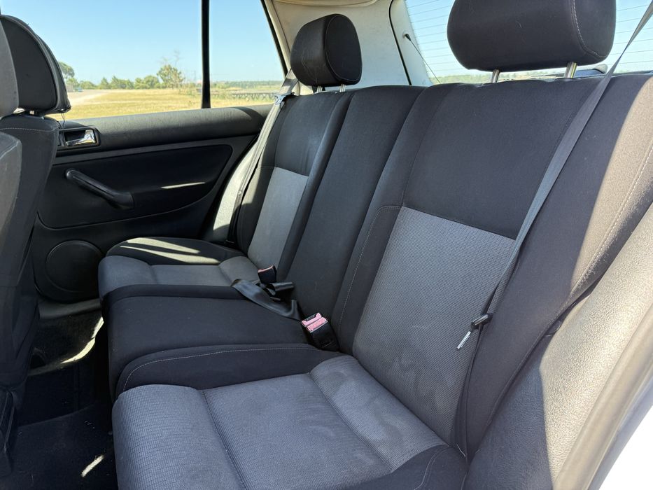 VW Golf V 1.9 TDi 105cv (Julho 2003) - Fiável e Económico