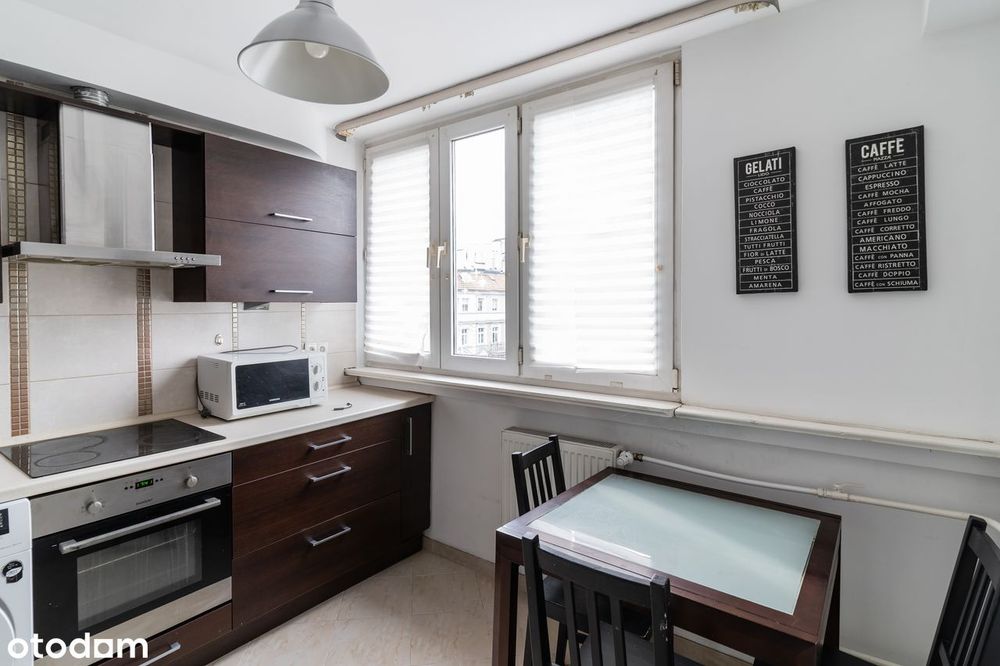 2-pok, zadbane, w pełni rozkładowe, balkon, media miejskie. CENTRUM