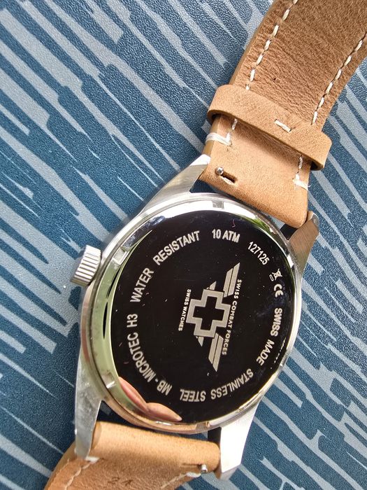 Swiss Combat Forces Quartz – Estilo Militar – Excelente estado