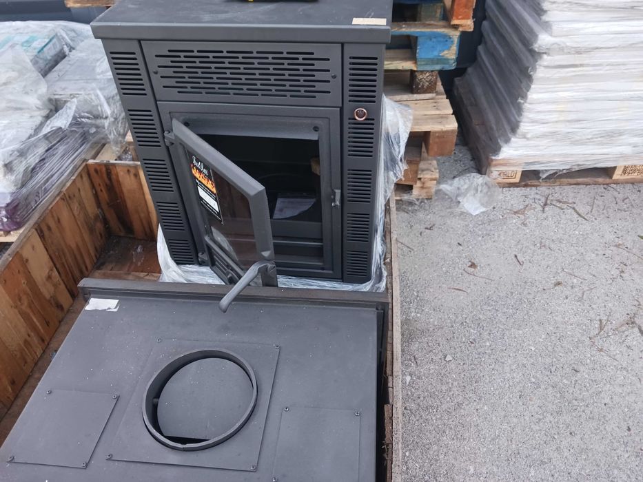 Salamandra ventilada a lenha  Fortlar Nova na embalagem.