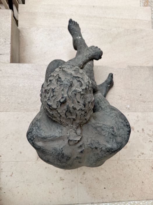 Escultura estátua  homem pensativo decorativa grande figura sentada estilo artístico