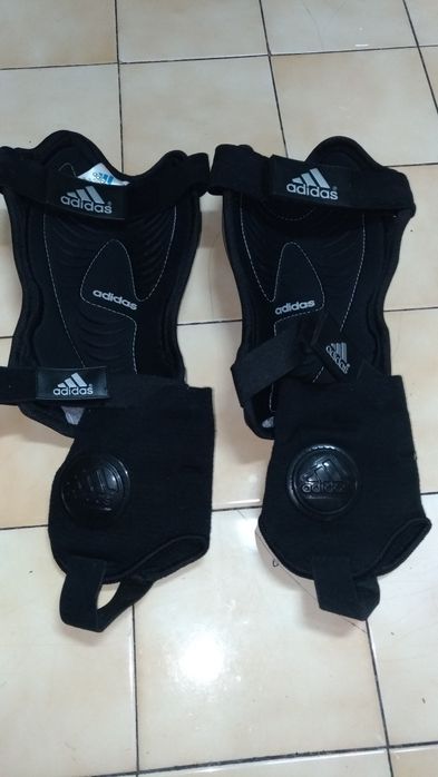 Caneleiras  de Futebol Adidas Novas