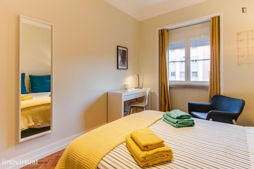Quarto - localizado em Roma-Areeiro Lisbon