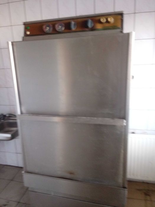 Zmywarka gastronomiczna WINTERHALTER kapturowa