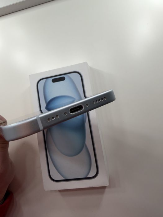 Iphone 15 128 GB niebieski