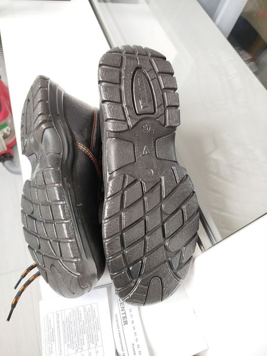 Ботинки рабочие 46 размера.