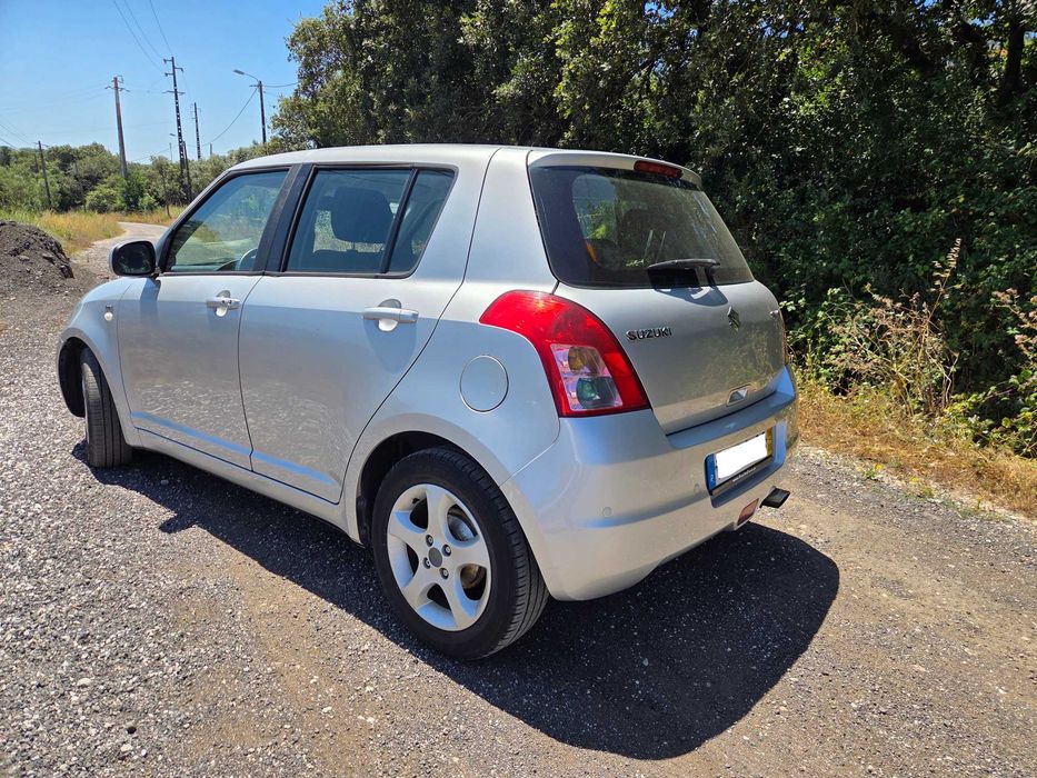 Suzuki Swift 1.3 DDiS Club 5 Portas