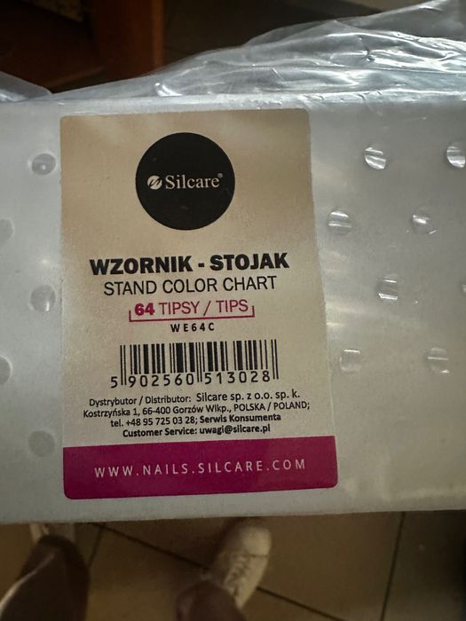 Nowy. Wzornik kolorów 64 szt ze stojakiem.