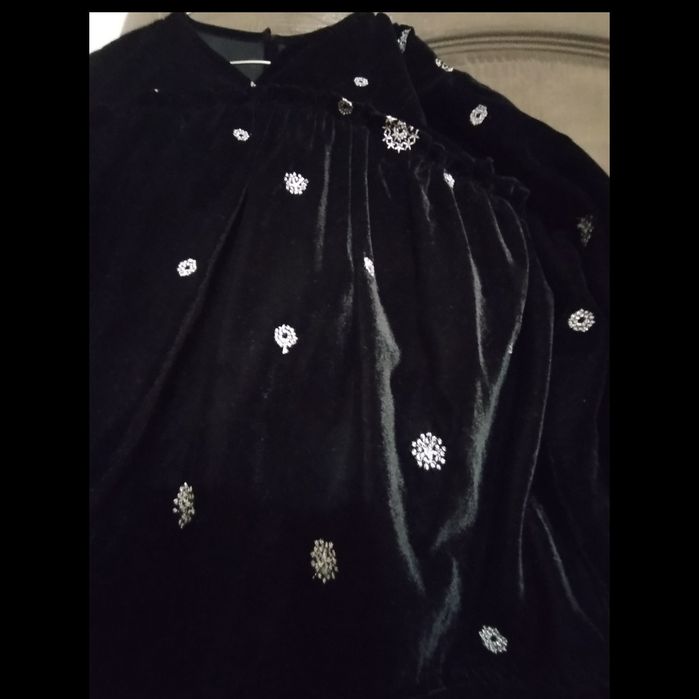 Шикарний оксамитовий костюм на дівчинку 134