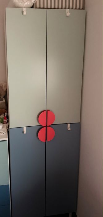 Vendo roupeiro e modulo de gavetas em excelente estado