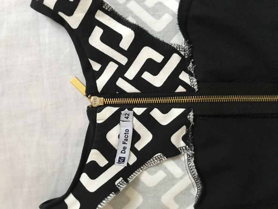 Sukienka czarna uzywana