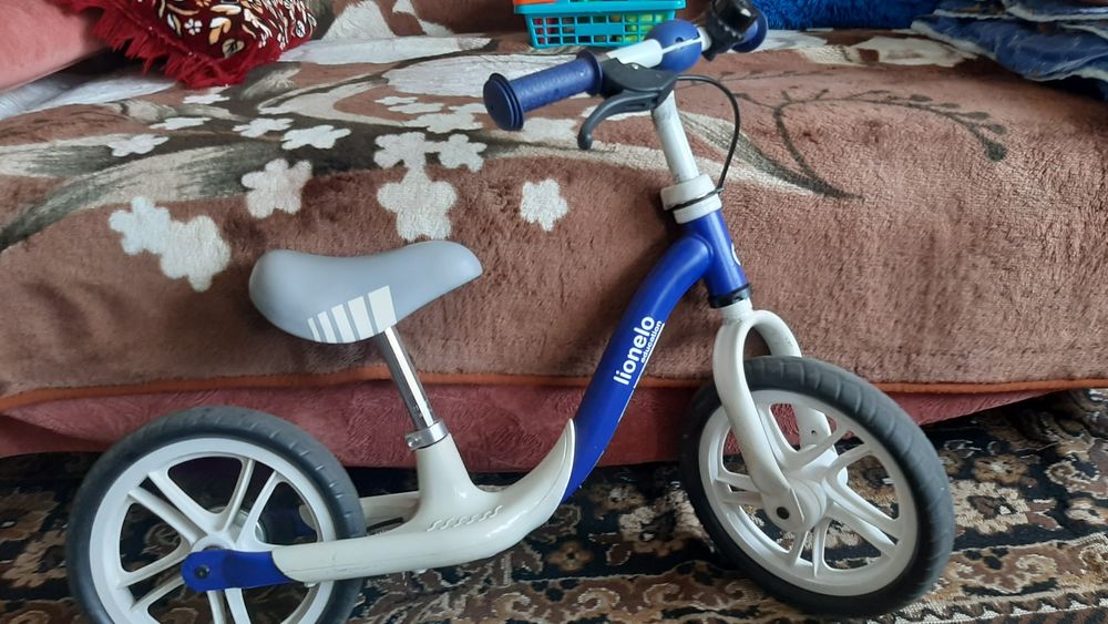 Біговел Lionelo Arie INDYGO від 3 до 6 лет до 30 кг