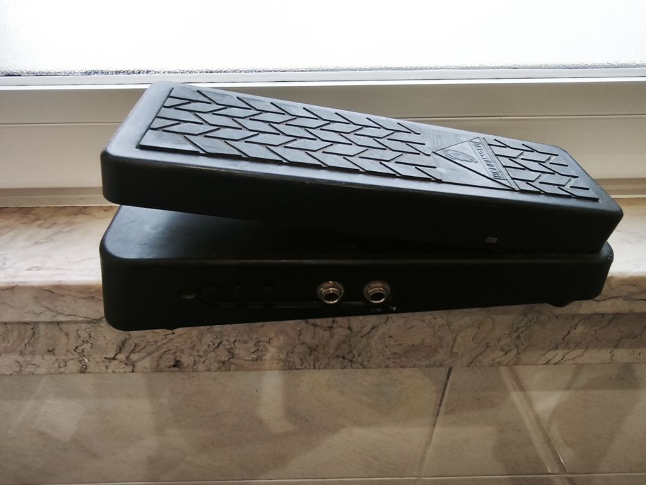 Pedal Hel Babe Behringer