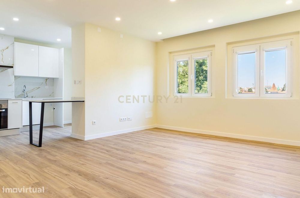 Apartamento T4 integralmente renovado em Alvalade, Lisboa. Em Venda!