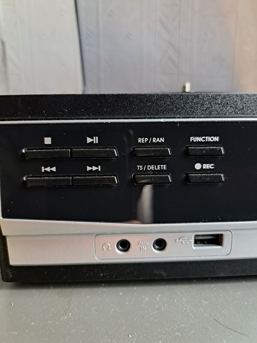 Gramofon marki medion