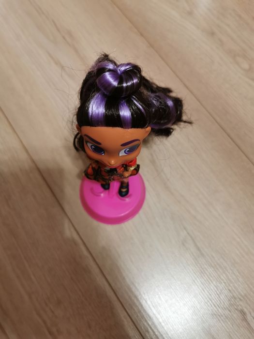 Hairdorables lalka laleczka stojak zabawka