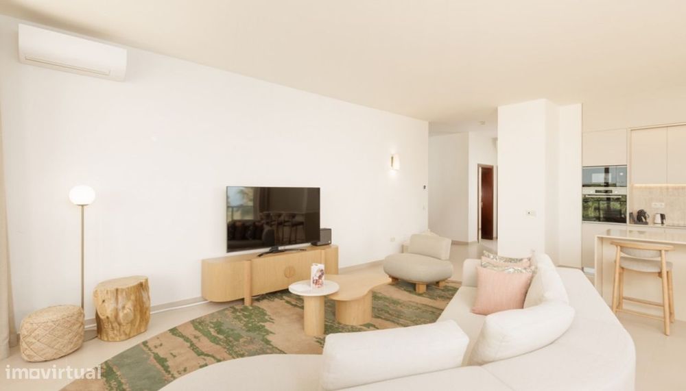 Apartamento T3 à venda com acesso direto à praia dos Salgados, Algar