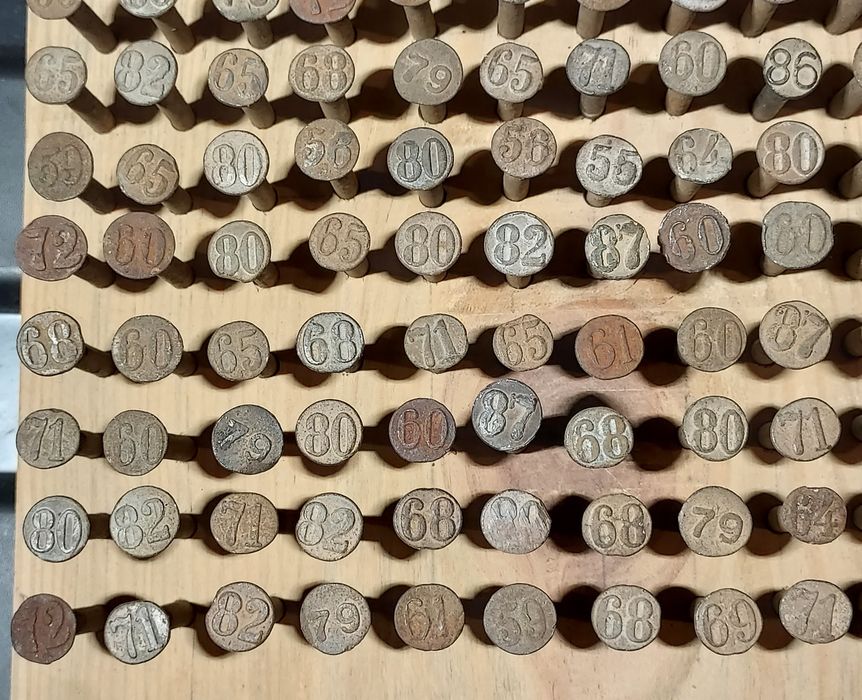 Pregos numerados usados no comboio(trem) Portugal