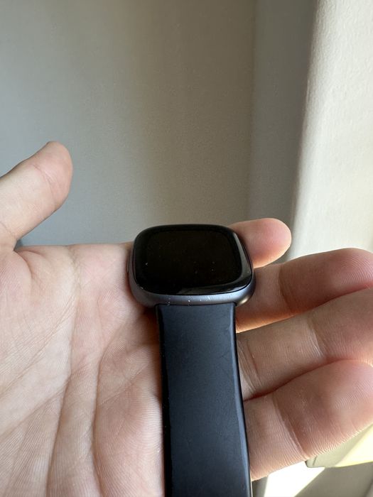 Fitbit Versa 4 - 6 Dias de Autonomia