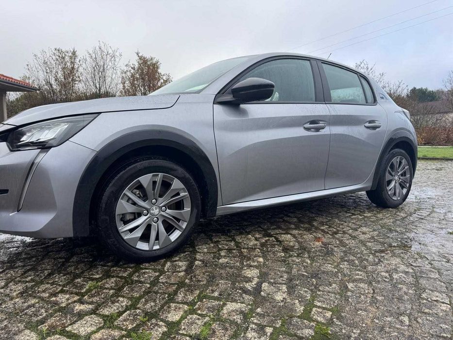 Peugeot e208 Active Pack - IVA Dedutível