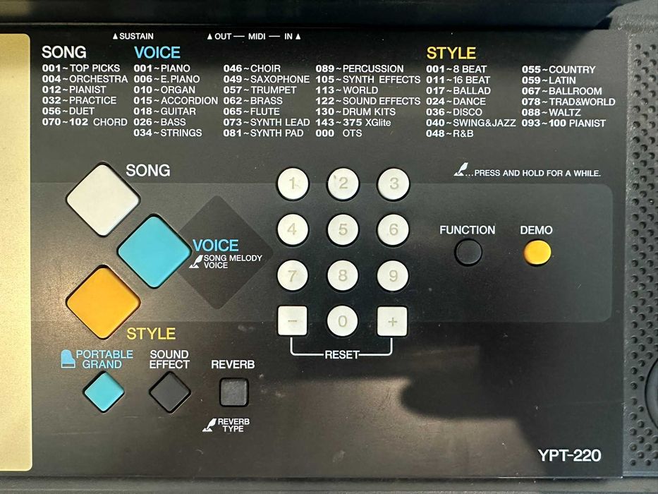 Yamaha YPT-220 Teclado