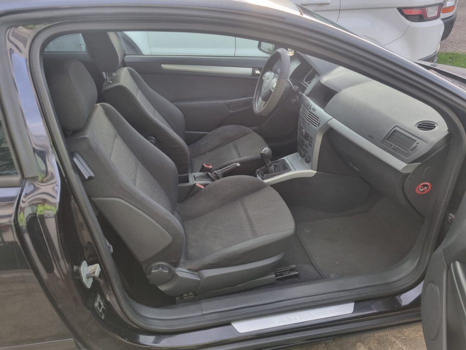Opel Astra H  GTC 1.9CDTI