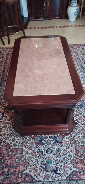 Bar e móvel de sala de jantar