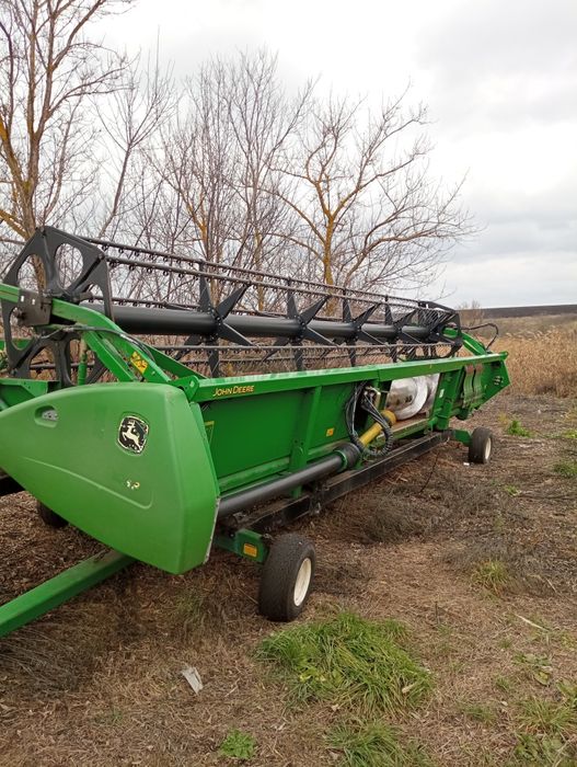 Комбайн Джон Дір Т 660