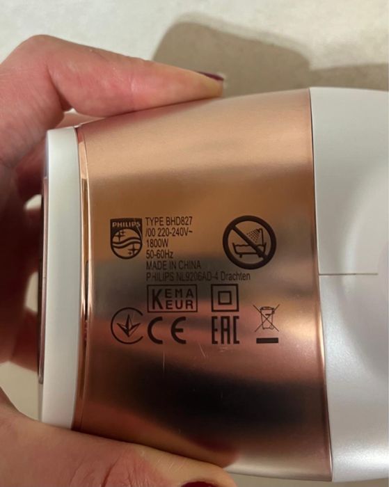 Фен Philips BHD827/00