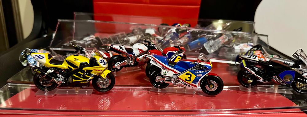 Coleção de motos (82 motos)