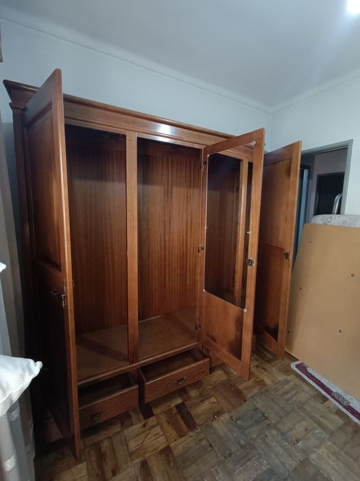 Roupeiro - guarda vestidos 3 portas