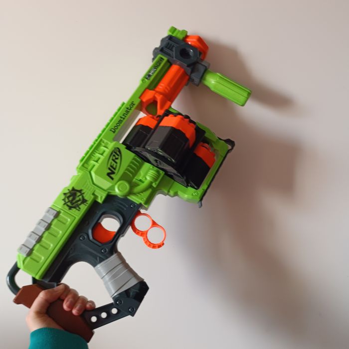 Бластер nerf zombie strike + патрони