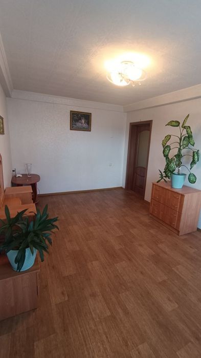 Продам квартиру  на масиві Леваневського (П-т Незалежності)