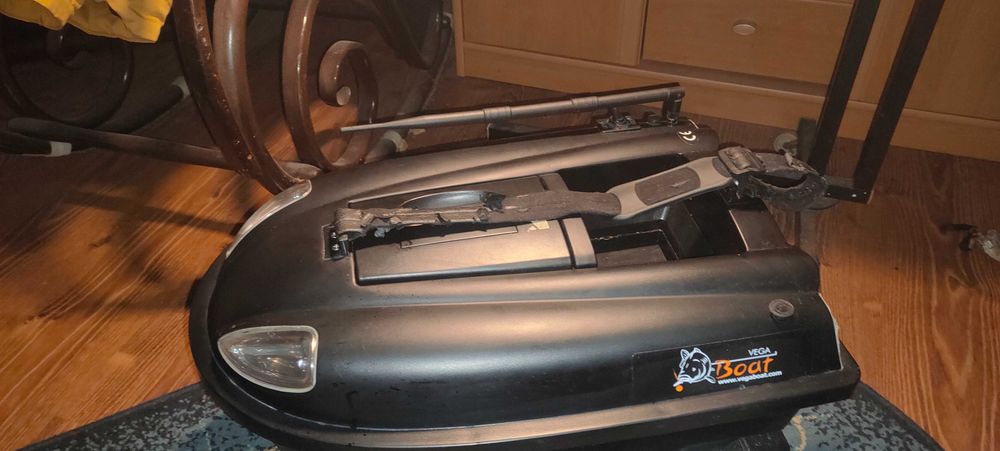 Łódka zanętowa VegaBoat mini.