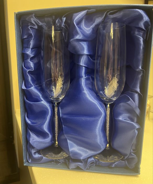 Весільні бокали з кристалами