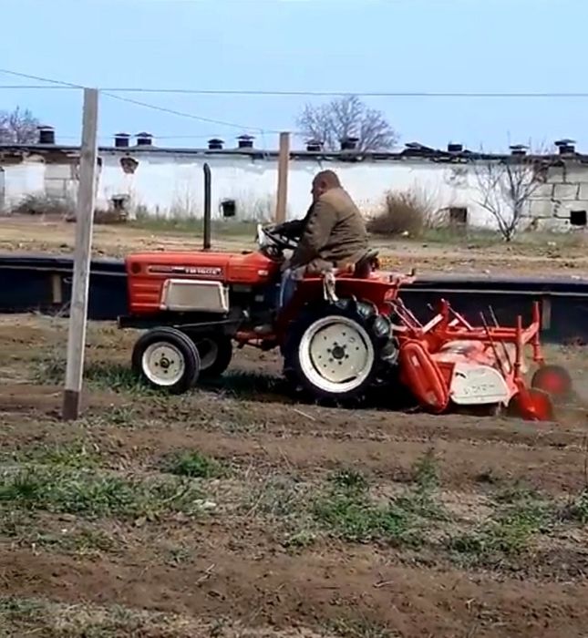 Вспашка земли фрезой  плугом  в ограниченных местах измельчител веток