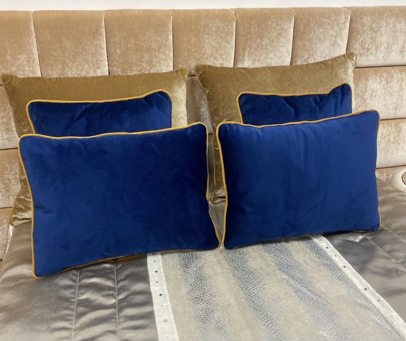 Almofadas em cetim 45x45 e 35x50 com debroo rectangular 18€ quadra 15€