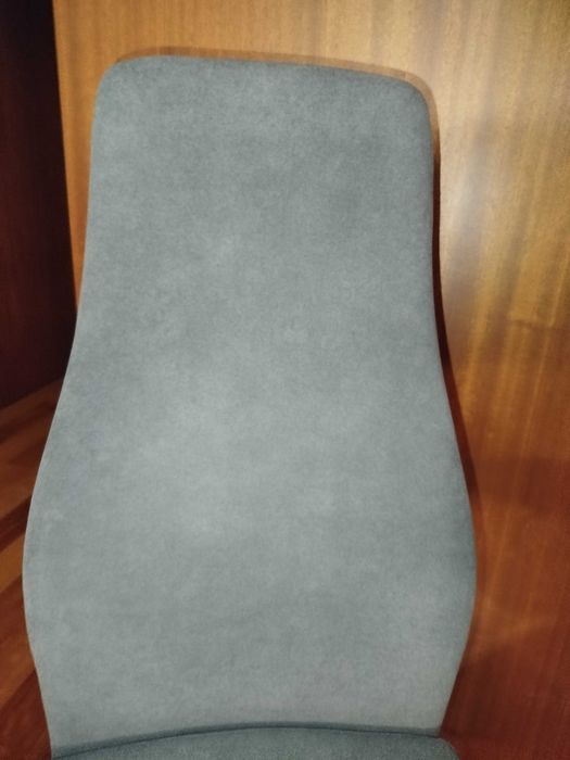 Mesa de Jantar em Vidro com Pé em Inox e 6 Cadeiras Cinza