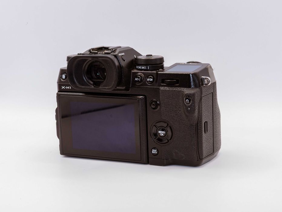 Fujifilm X-H1 + Lente 16-55mm + Flash Godox – Kit Profissional