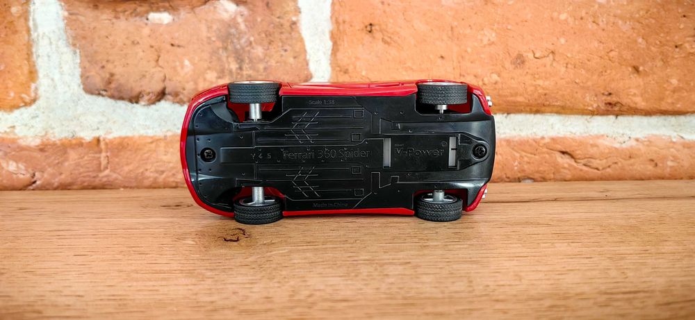 Ferrari 360 Spider skali 1:38