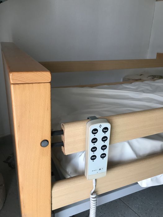 Cama Articulada Elétrica com Colchão de Espuma + Colchão Anti-Escaras
